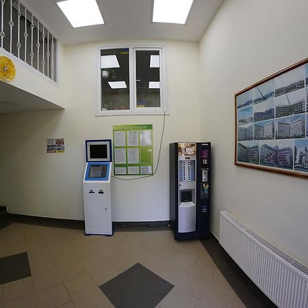 54A Tselinogradskaia Str At Alekseevka Underground 哈尔科夫 外观 照片